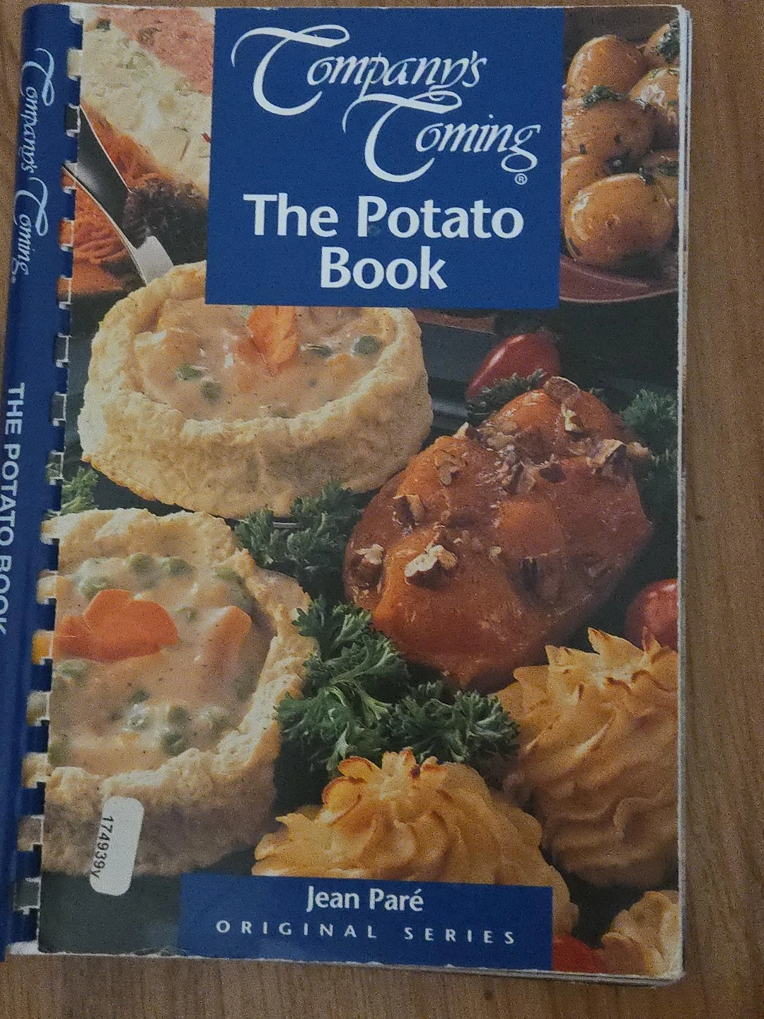 Company's Coming The Potato Book by Jean Paré