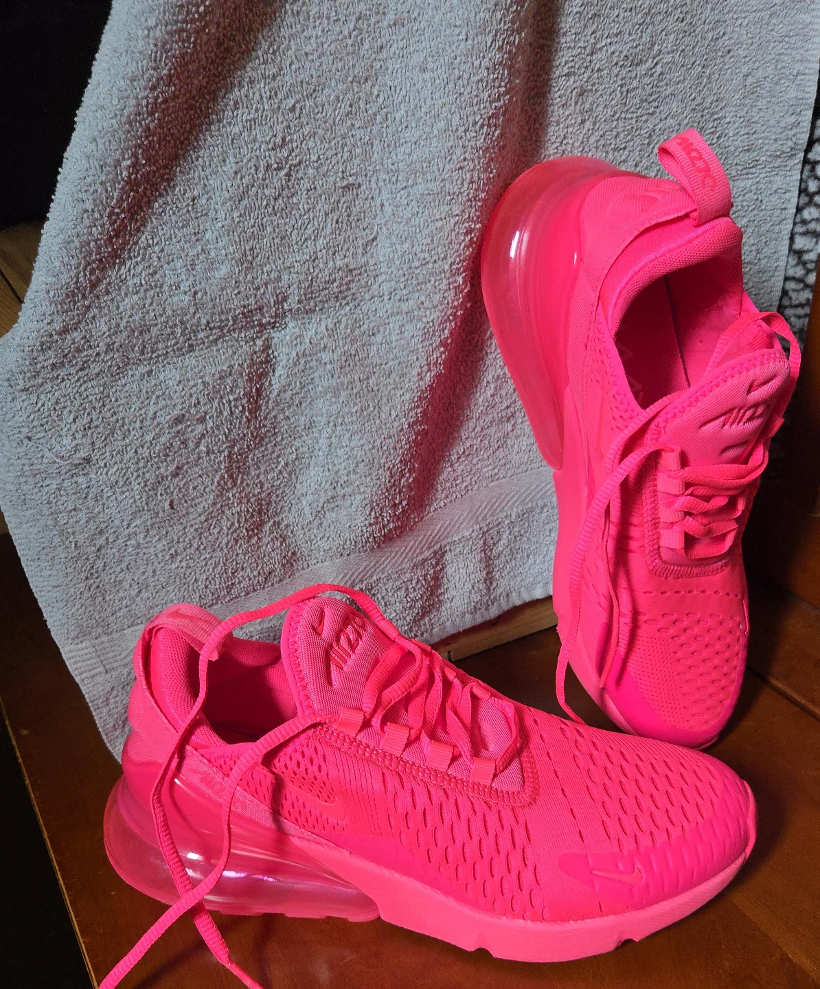 Nike Air Max 270 Hot Pink Running Shoes