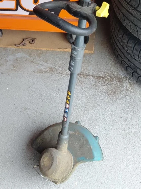 Yardworks 20v Weed Wacker (12") - photo 2
