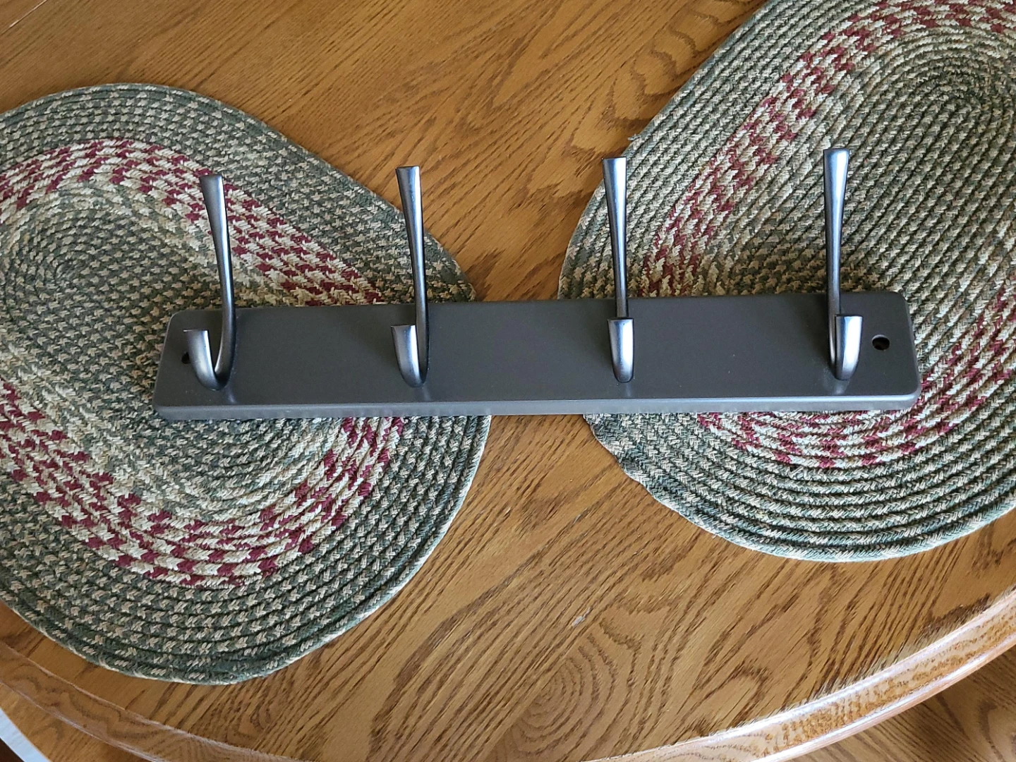 Wall Mount Hook Rack with 4 Hooks