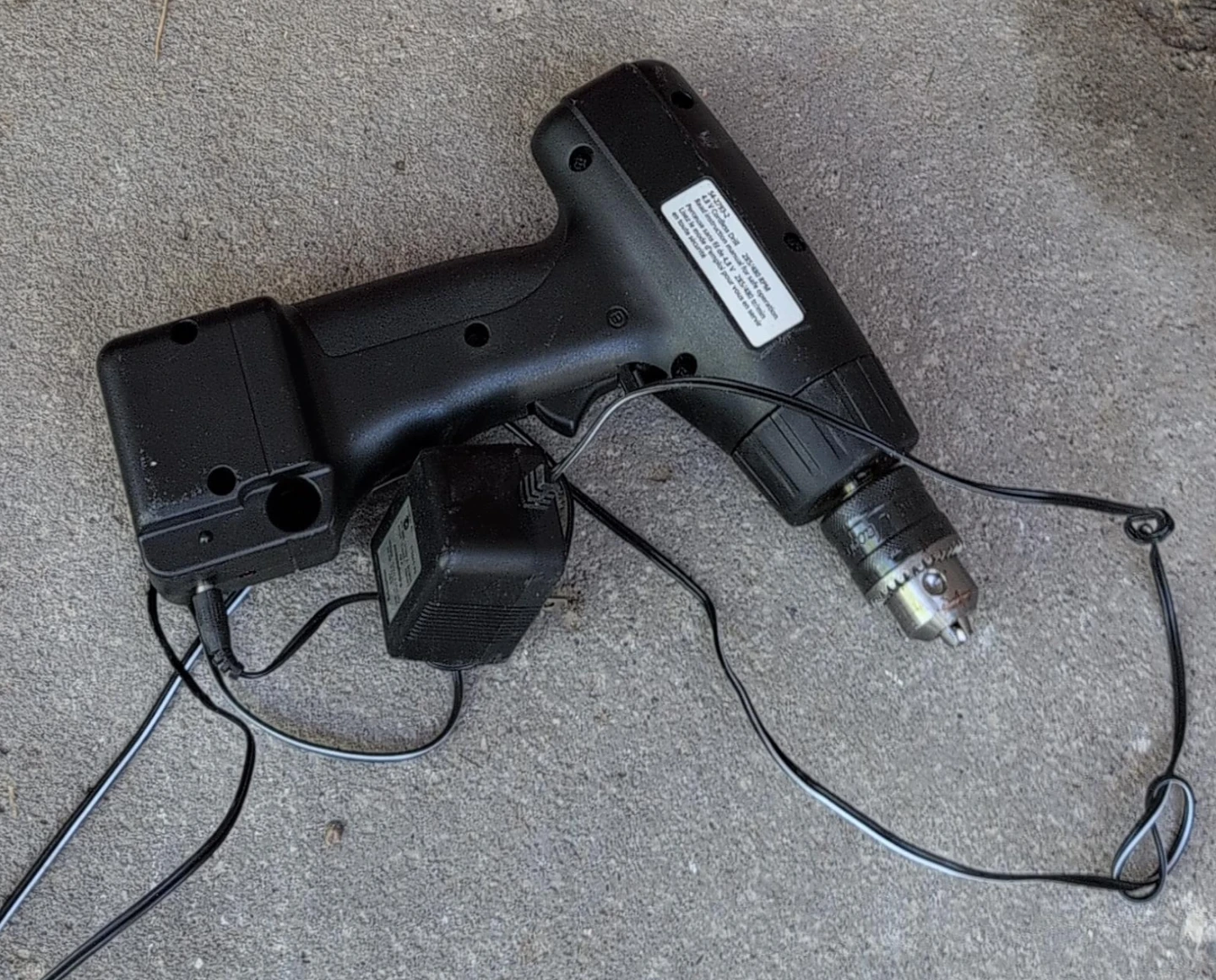 4.8V Cordless Drill no bits pick up as it