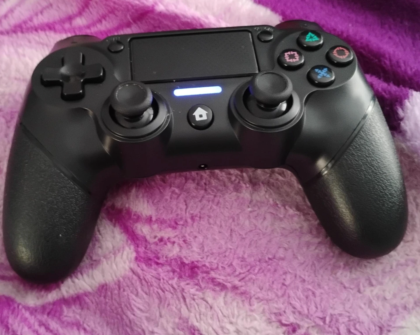 Black Wireless Game Controller