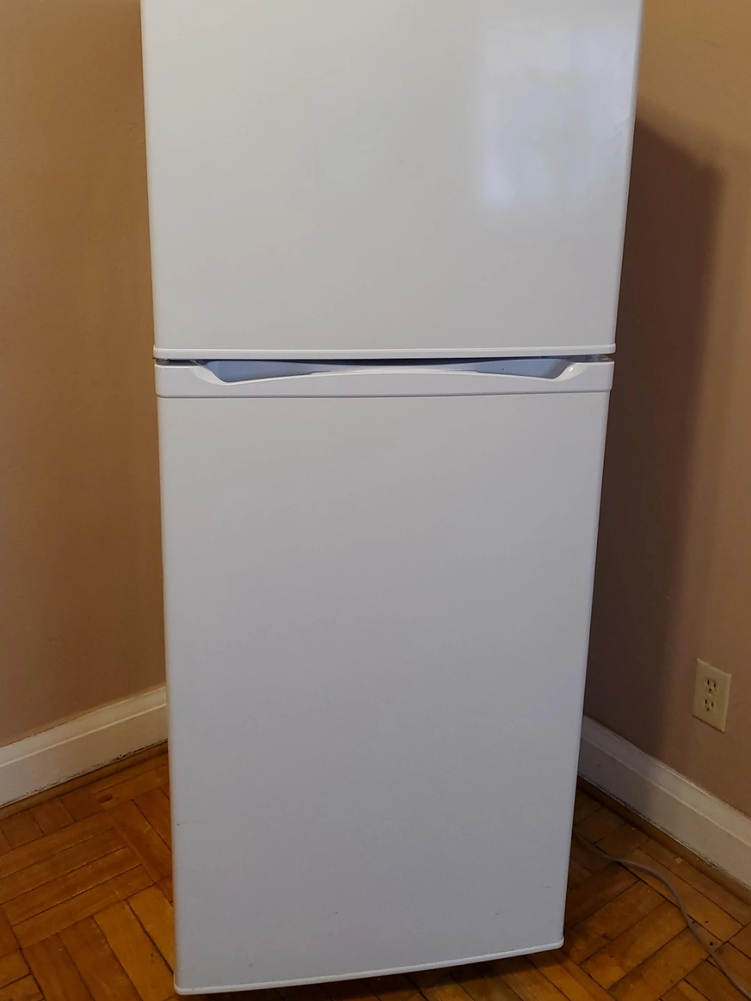 White MC Commercial Refrigerator MPE12FGKBWW - 326 Litres