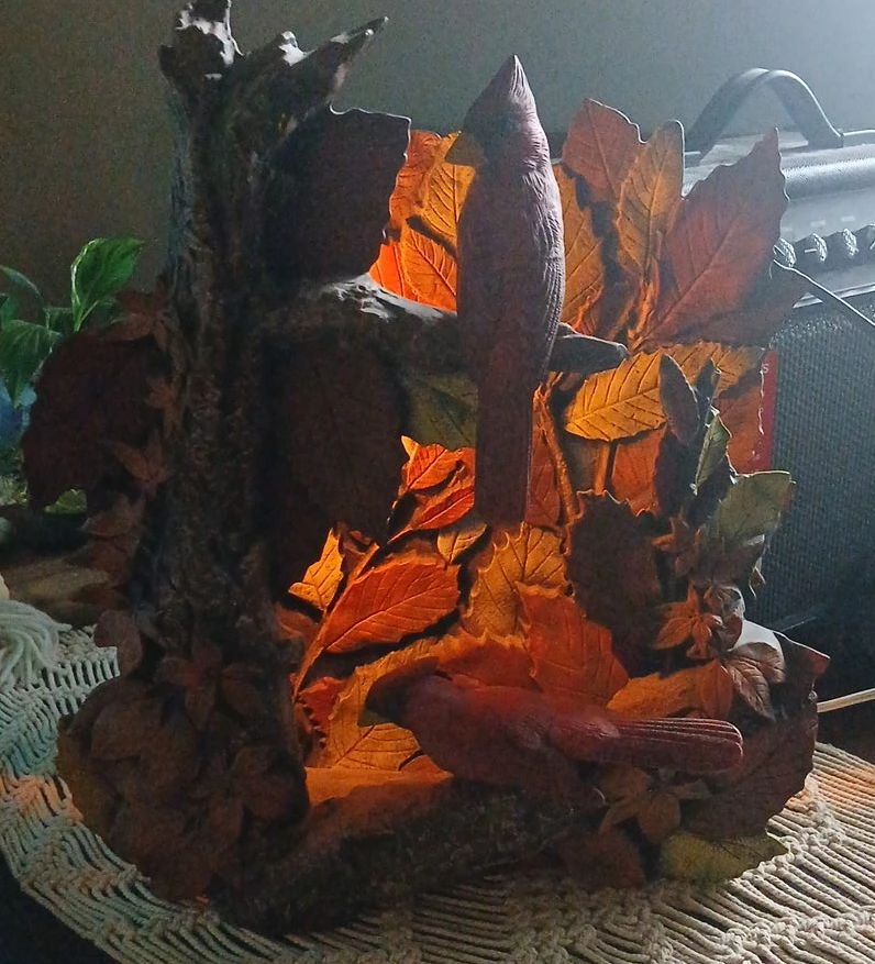 Cardinal Bird and Autumn Leaf Tabletop light