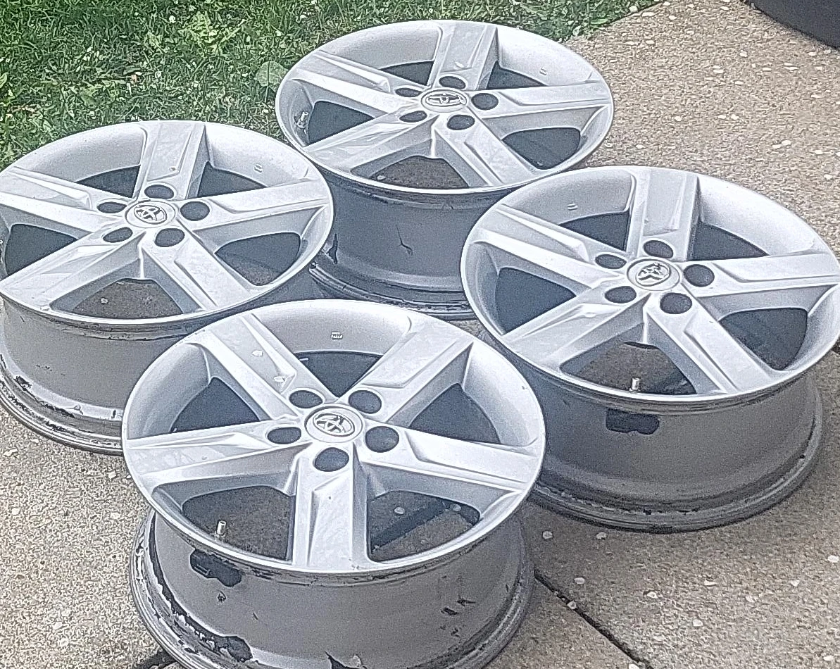Set of 4 Toyota Alloy Wheels