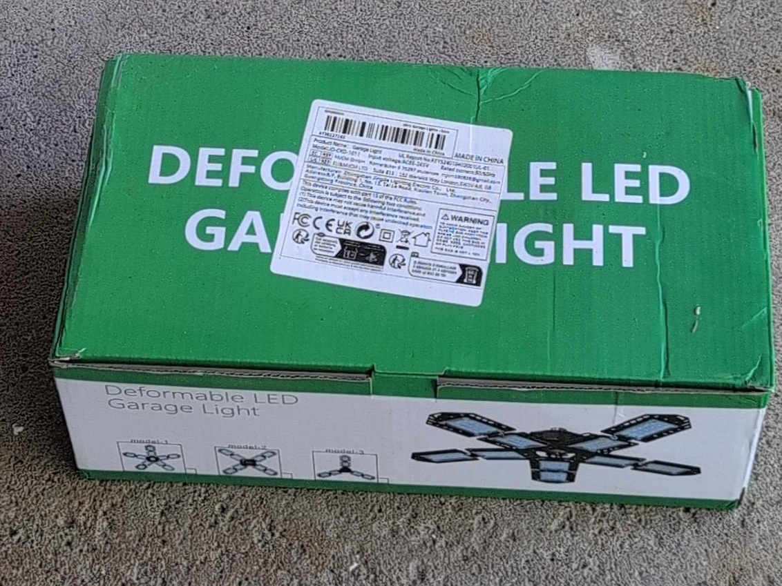 Deformable LED Garage Light