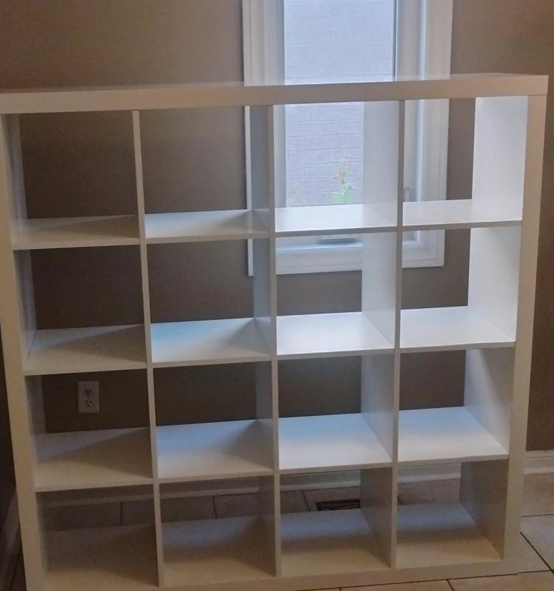 White 16-cube shelving unit