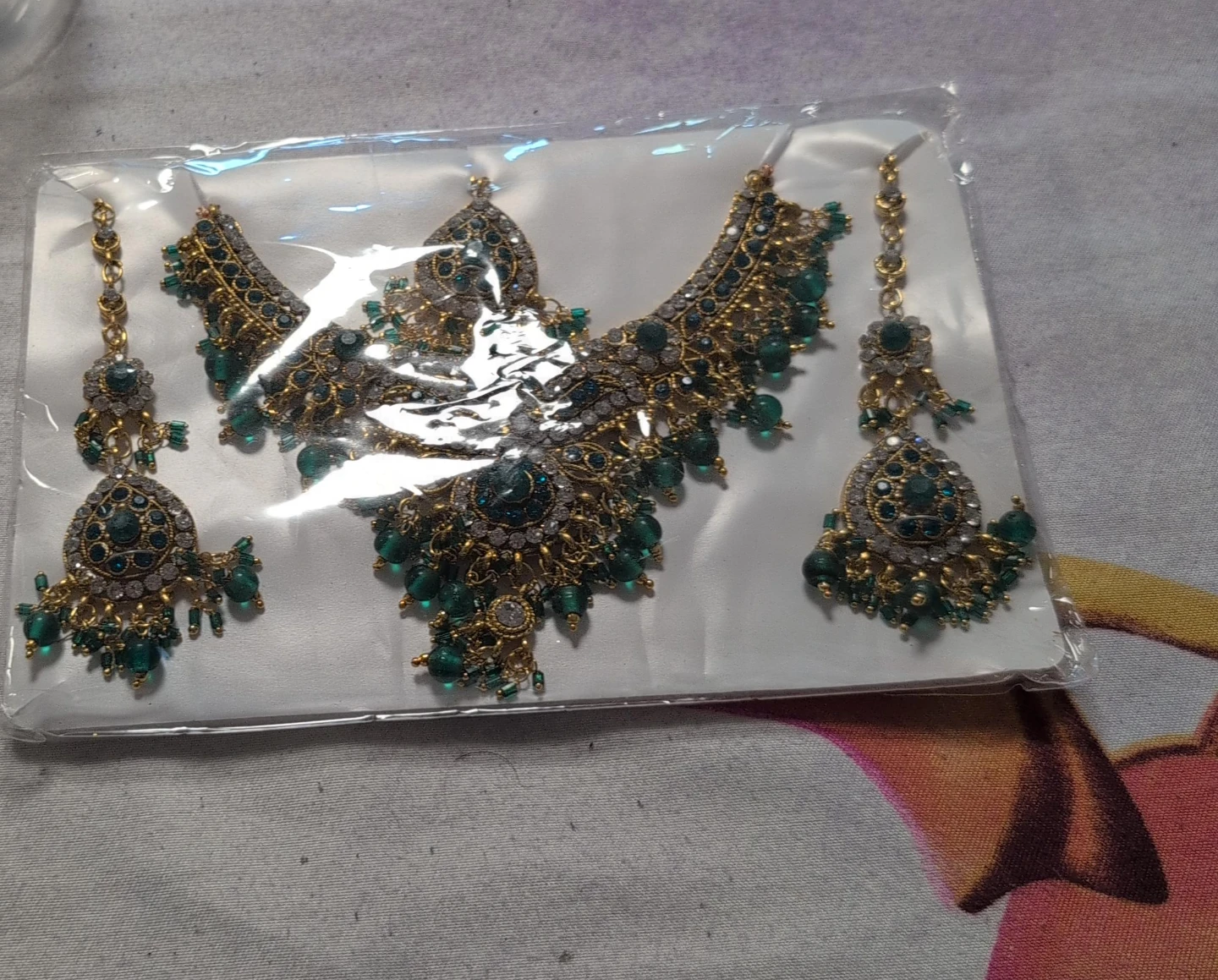 Green Jewel Necklace and Earring Set