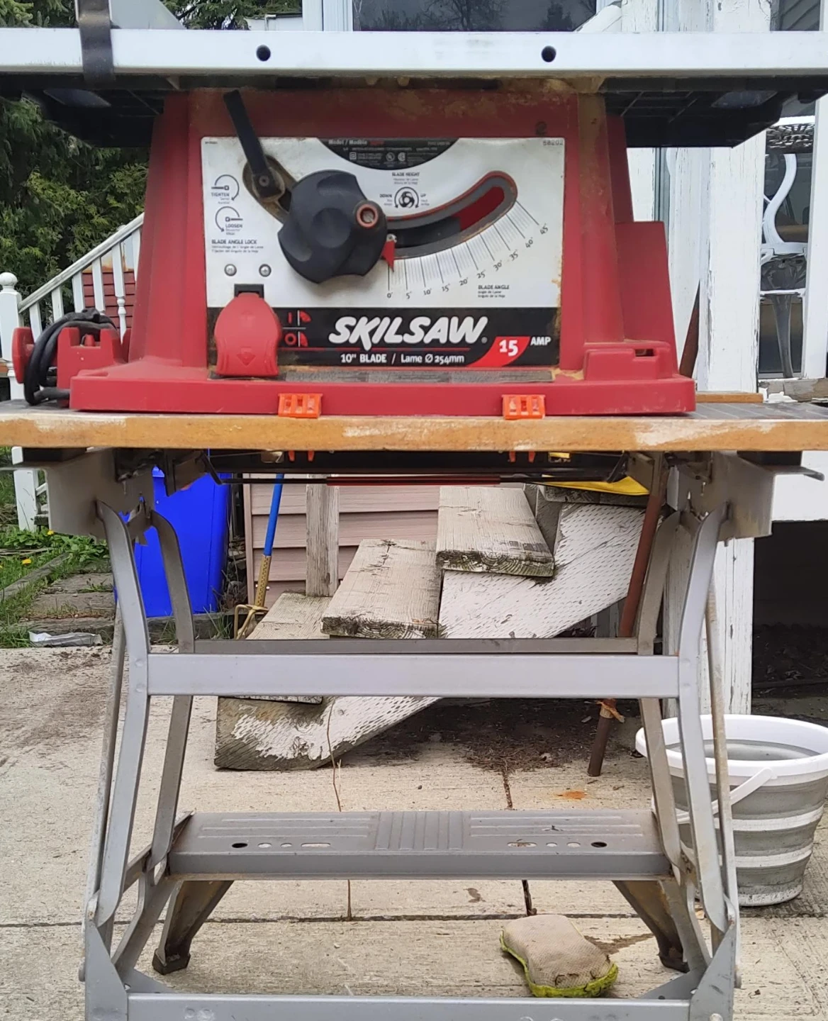 SKILSAW 10" Table Saw with Stand, Black & Decker Workmate 550