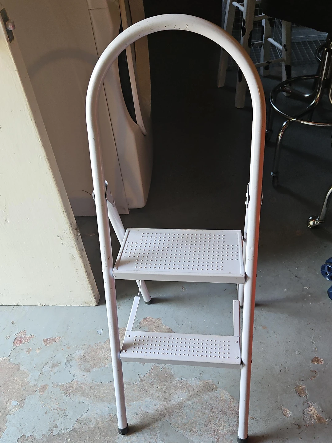 2-Step Step Stool Ladder