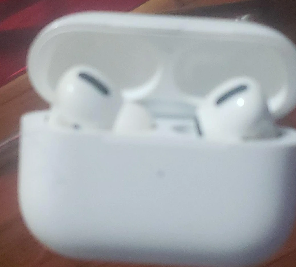 Apple AirPods Pro (1st Generation)