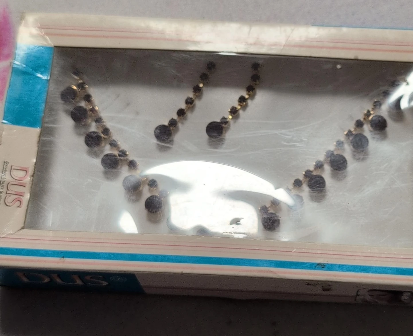 DUS Necklace and Earring Set
