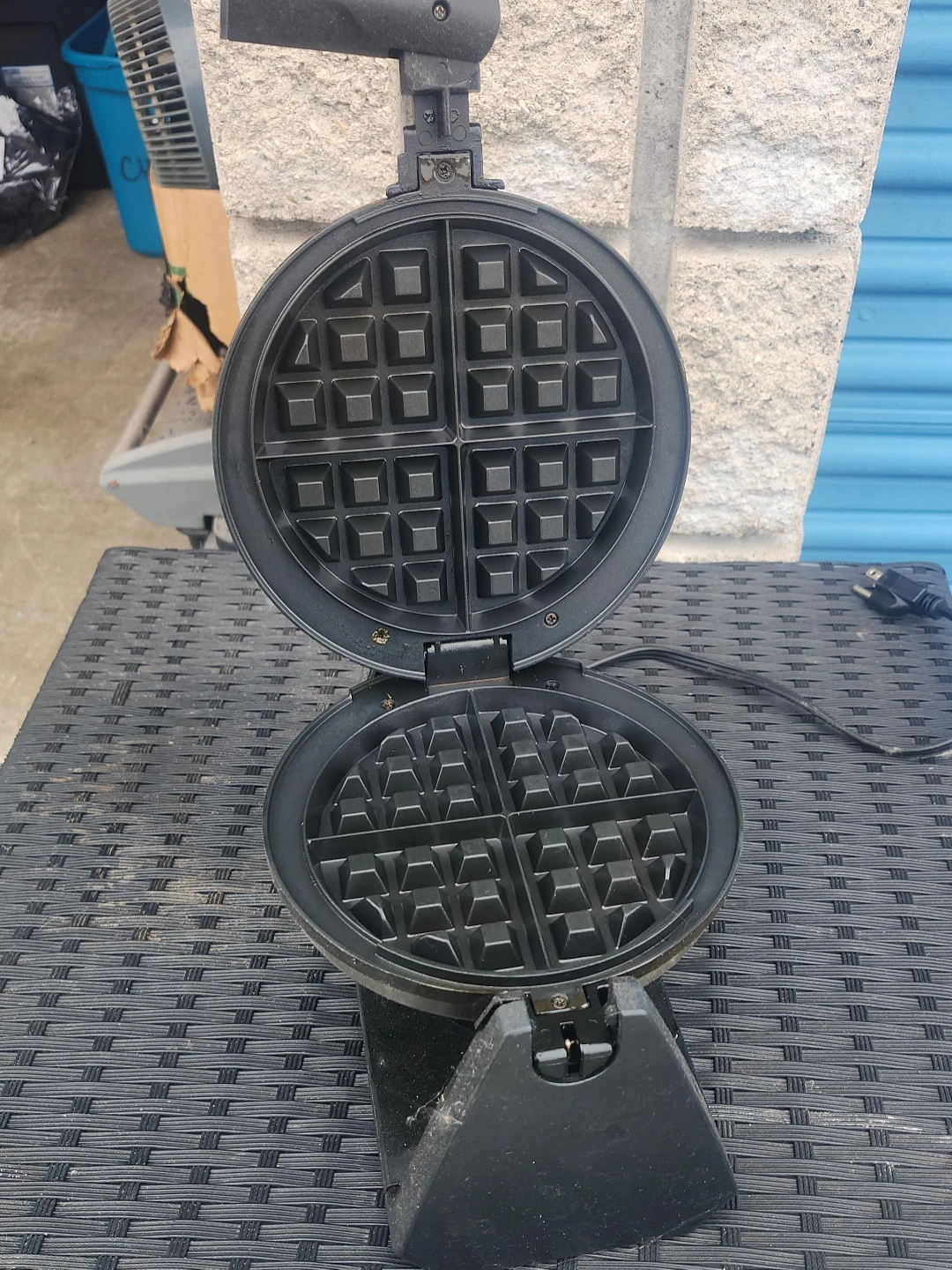 Black Waffle Maker