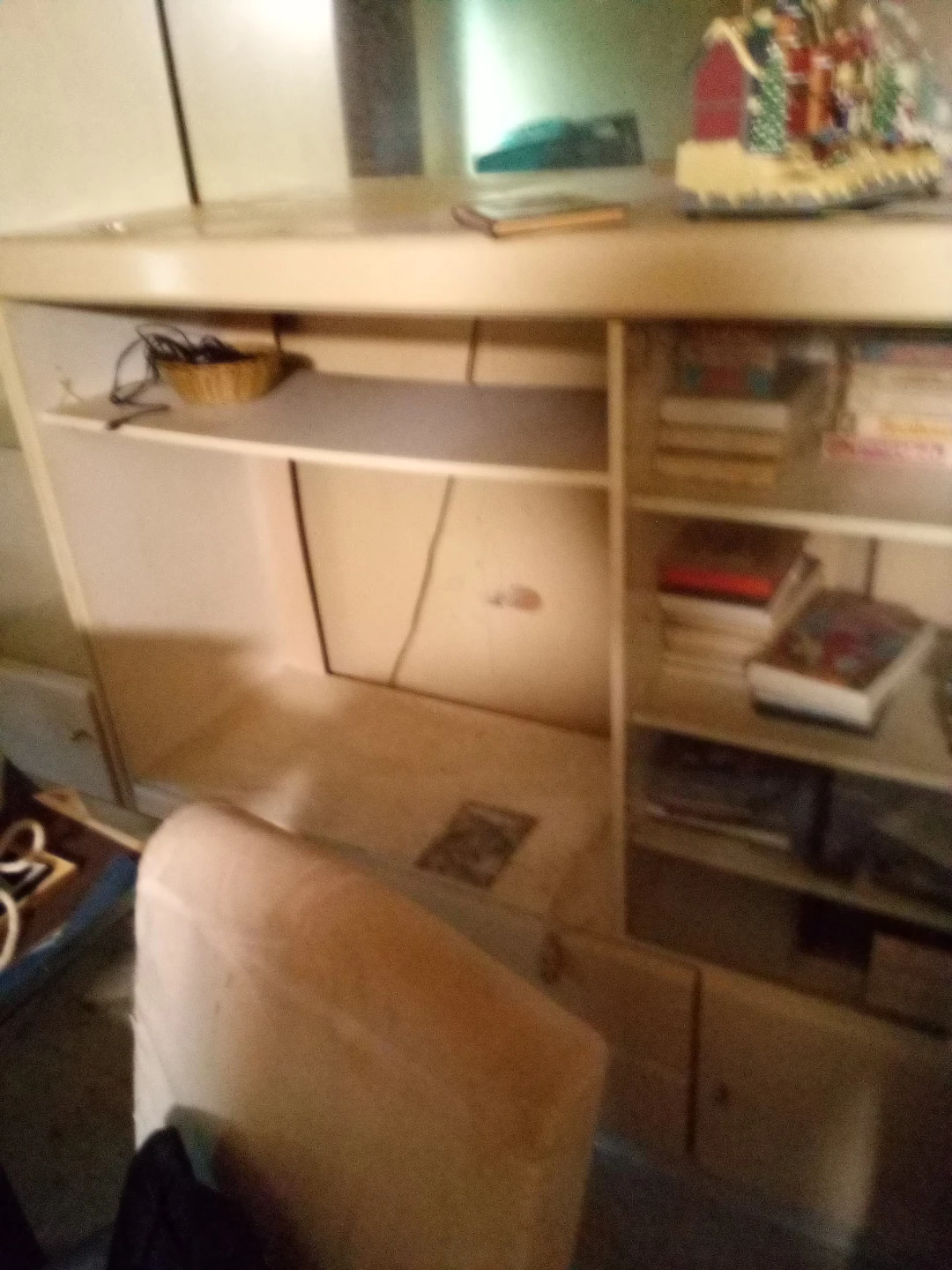 Corner Shelf Unit