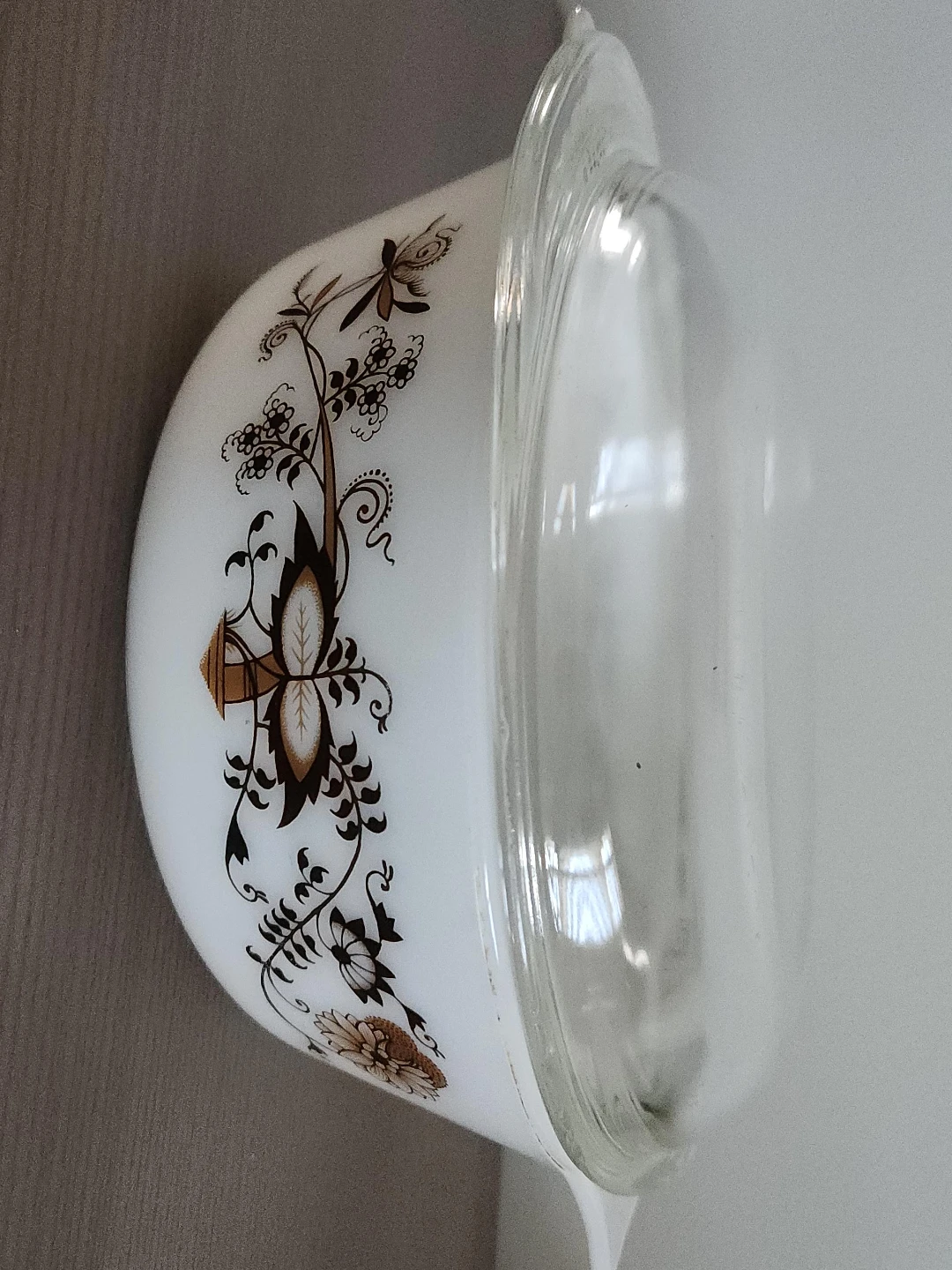Vintage Pyrex Casserole Dish with Lid