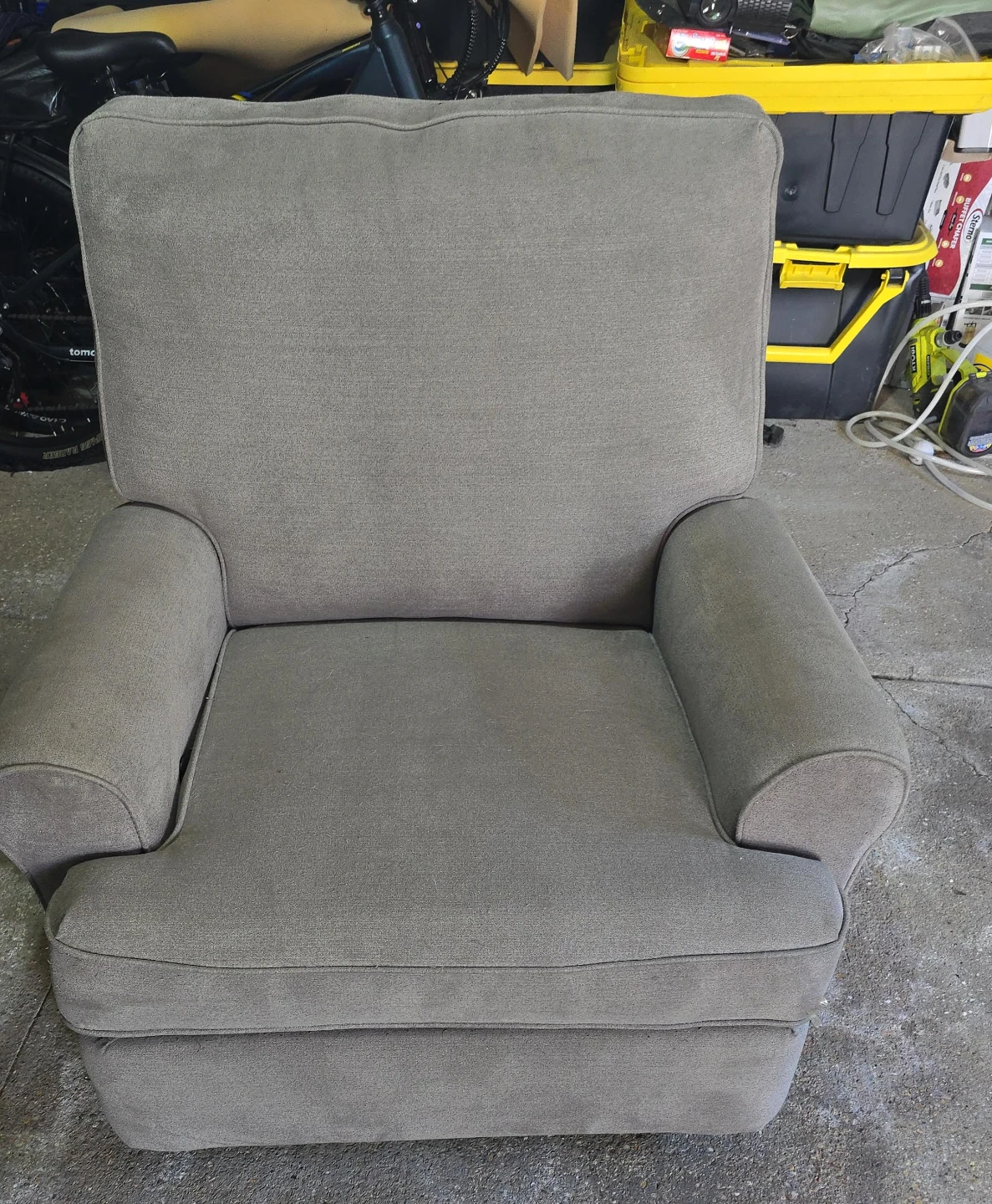 Reclining swibble gliding chair, very comfortable.