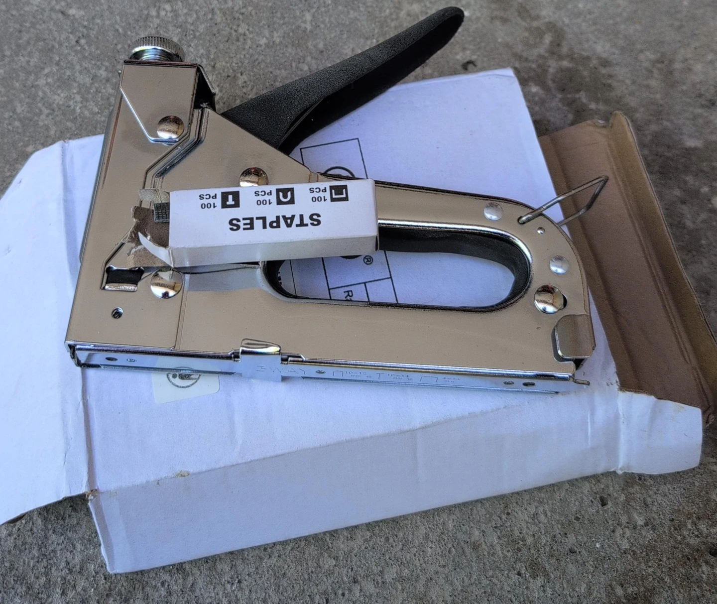 Staples Heavy Duty Stapler