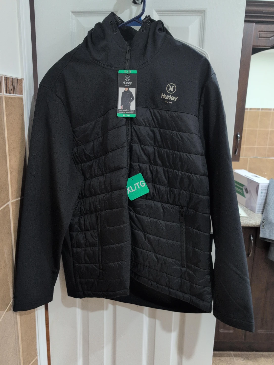 Hurley Black Puffer Jacket XL