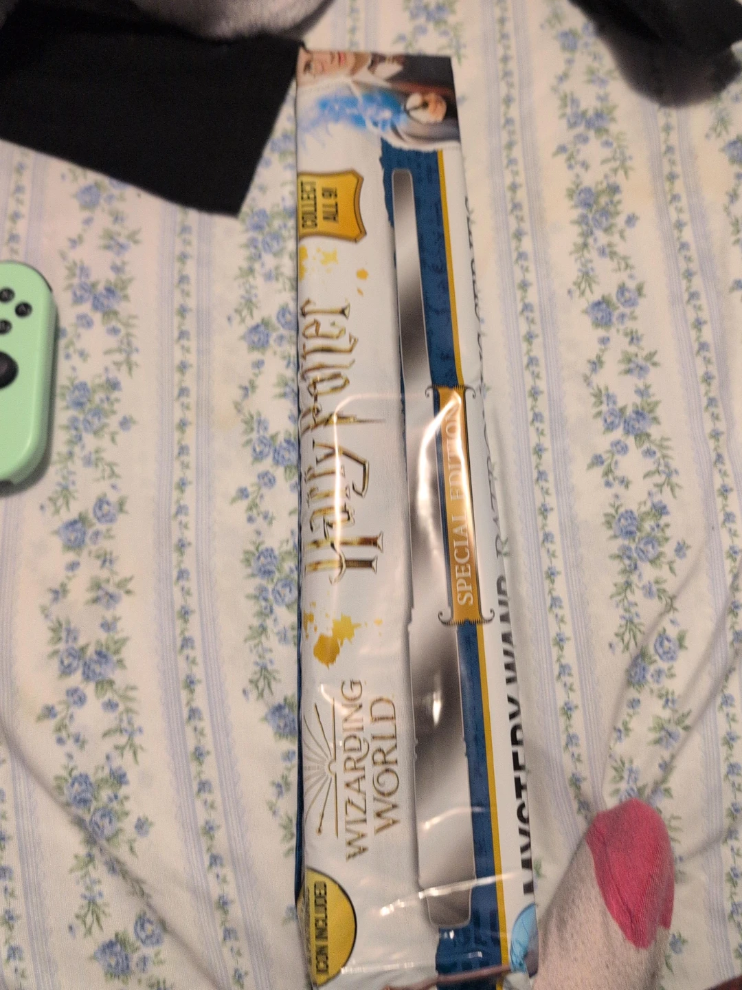 Harry Potter Wizarding World Mystery Wand Special Edition