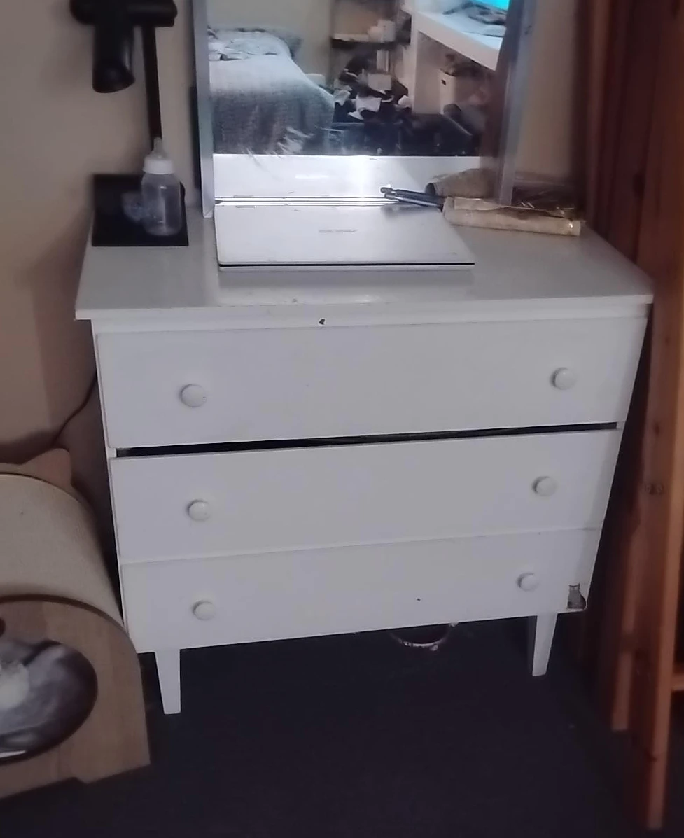 White 3-Drawer Dresser