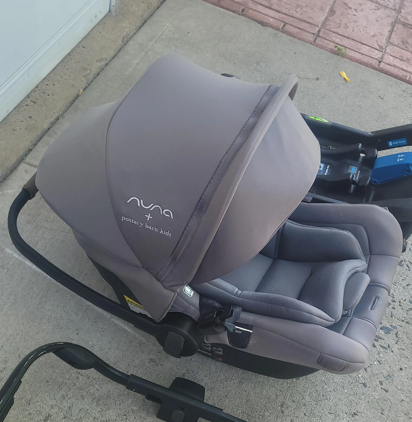 Nuna PIPA lite lx Infant Car Seat with Base and Adapter