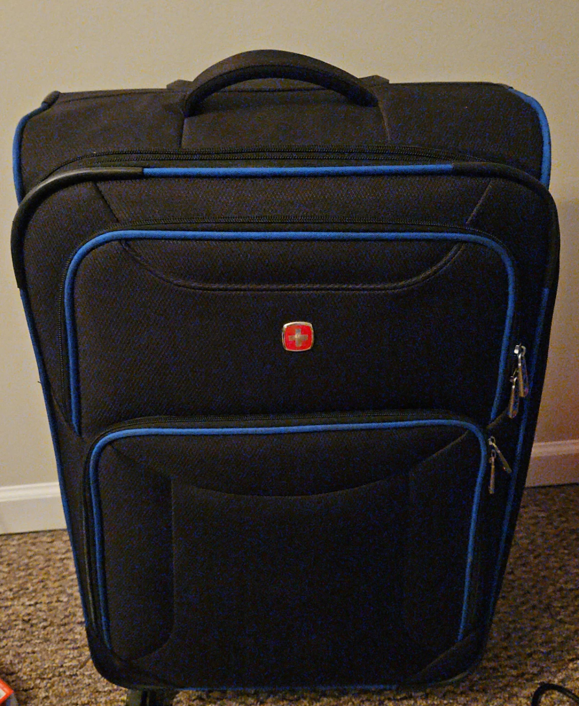 SWISSGEAR Black Rolling Luggage Suitcase with Blue Trim