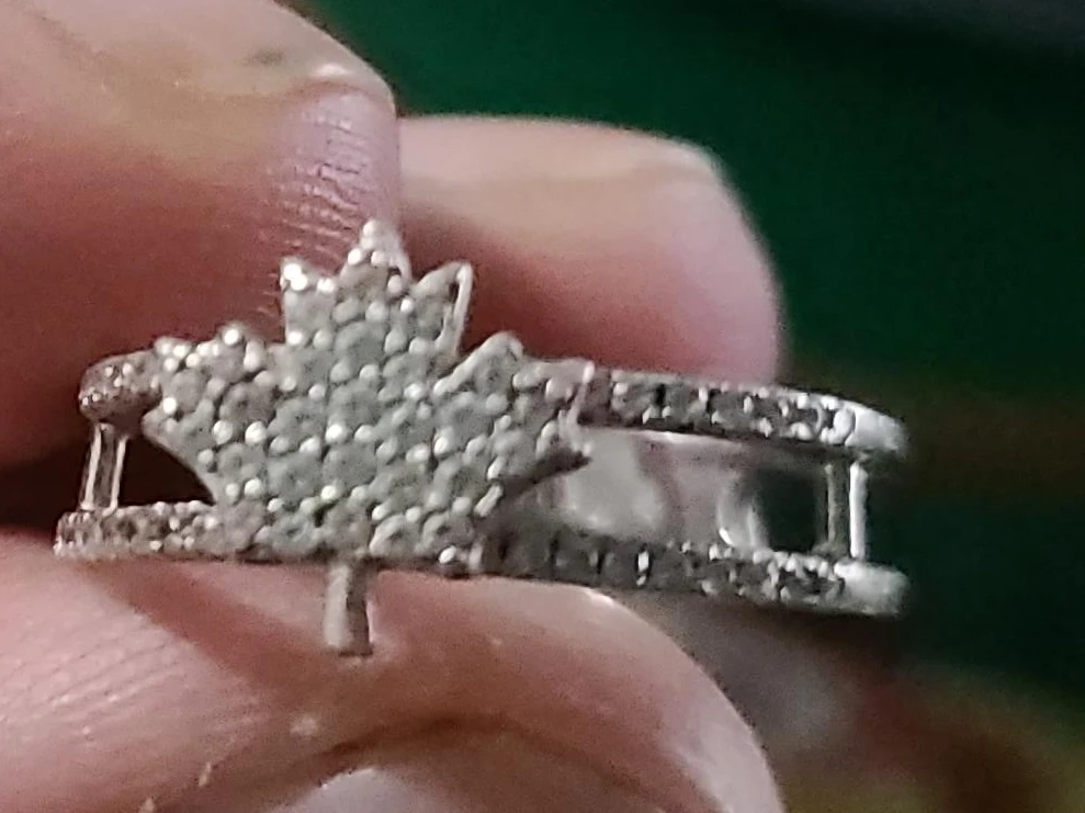 Maple Leaf Ring with Crystals