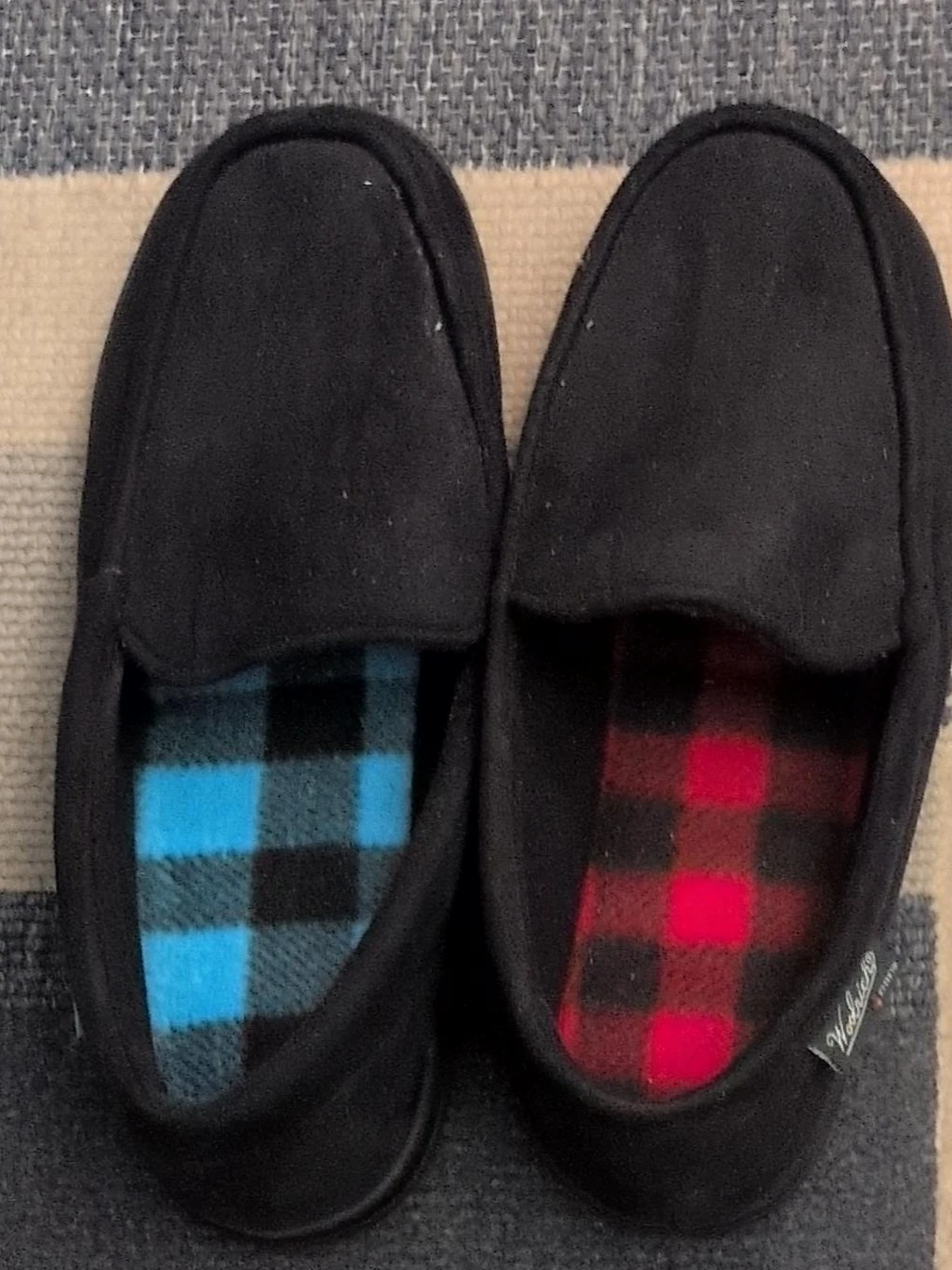 Woolrich Men's Moccasin Slippers Black Plaid