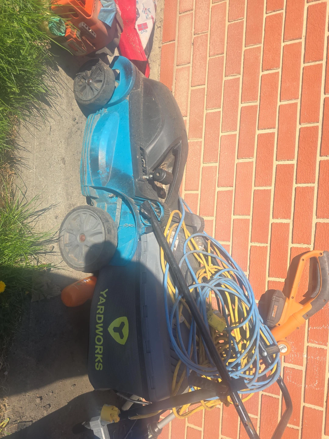 Yardworks Electric Lawn Mower