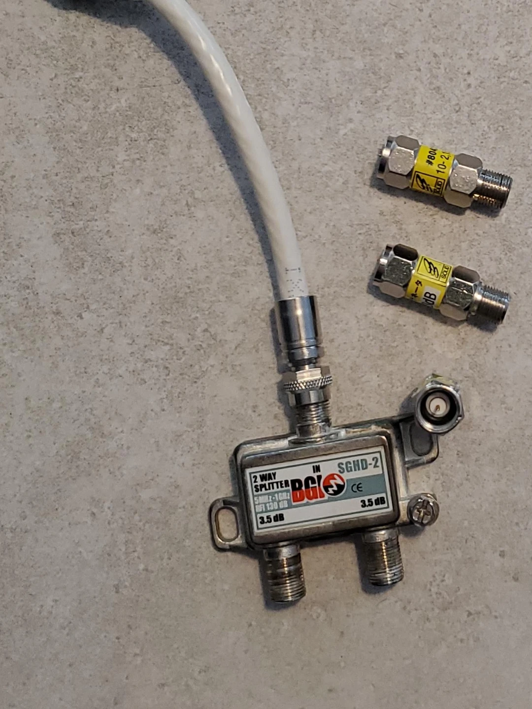 BGI 2 Way Splitter SGHD-2 with F Connectors