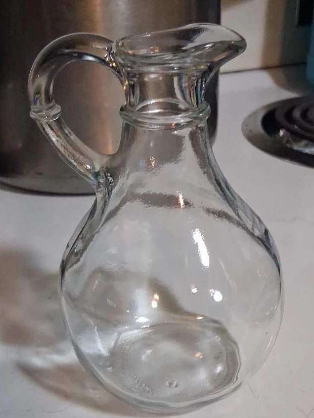 Glass vinager Pourer with Handle