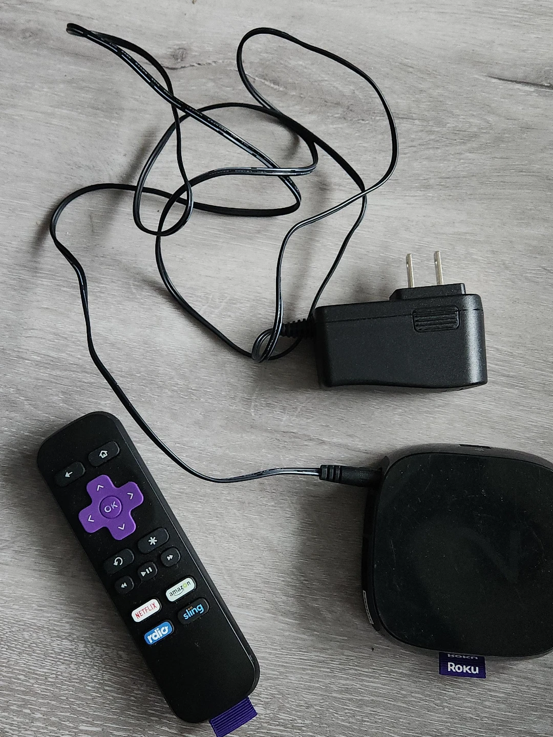 Roku Streaming Media Player with Remote and Power Adapter