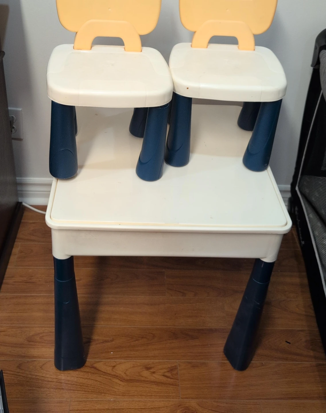 Children's Activity Table and Chairs Set no LEGO