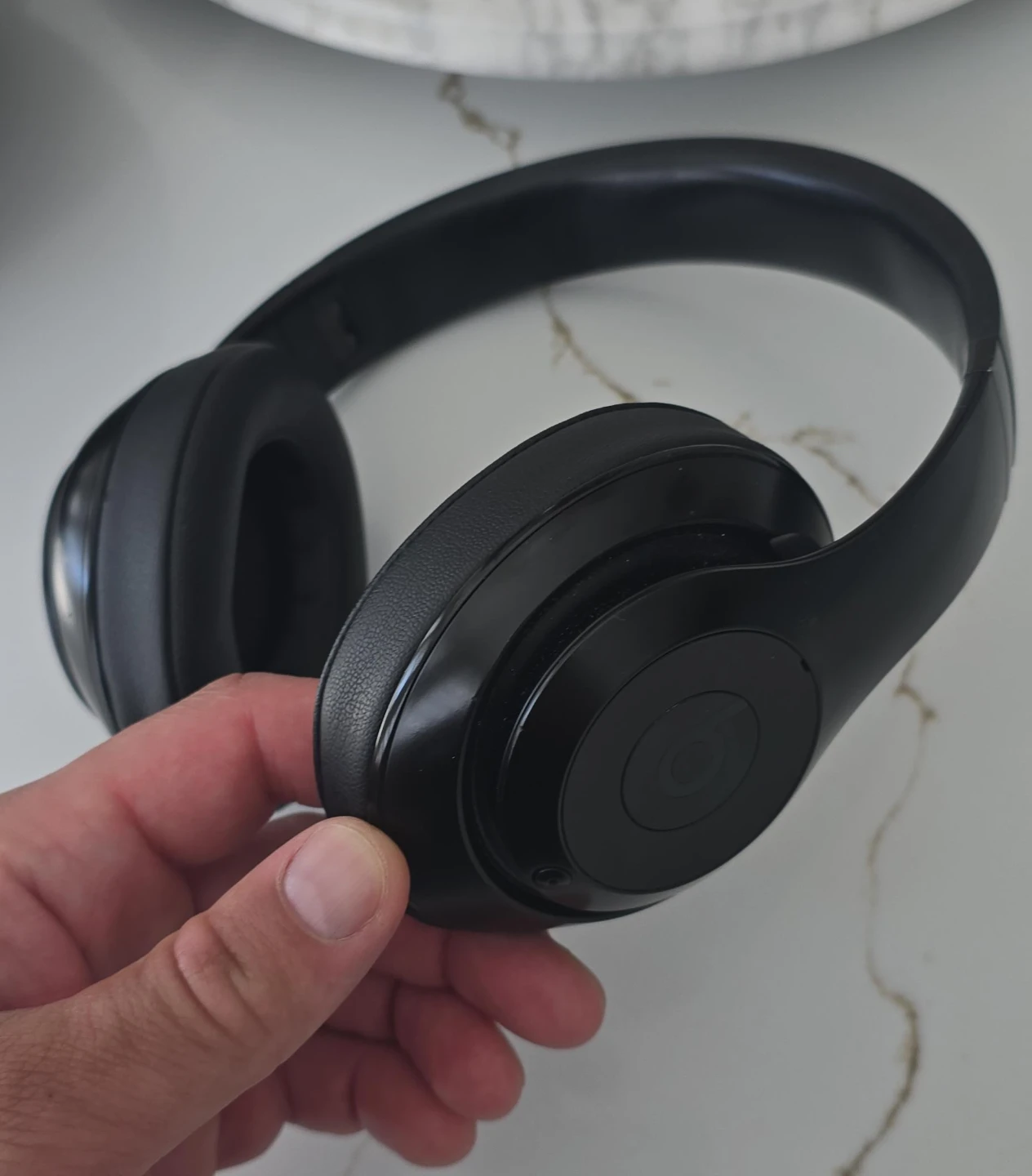 Black Beats Studio3 Wireless Headphones with Case