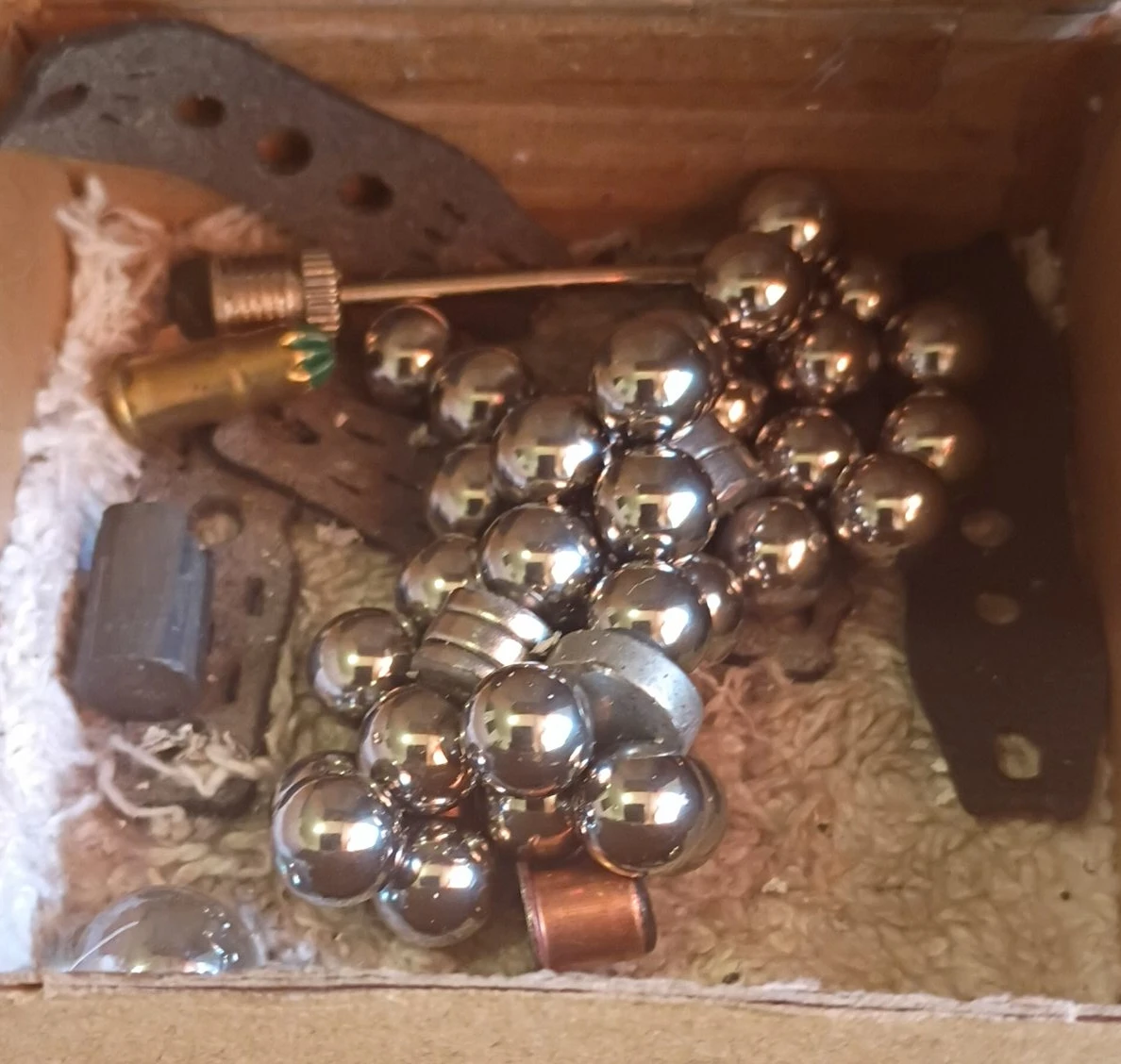Metal Ball Bearings with Slingshot Parts