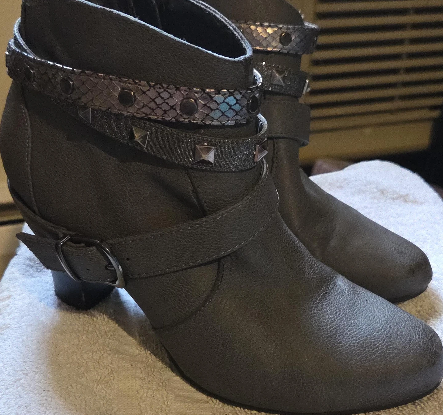 Kohl's Women's Ankle Boots Size 7 Medium Gray