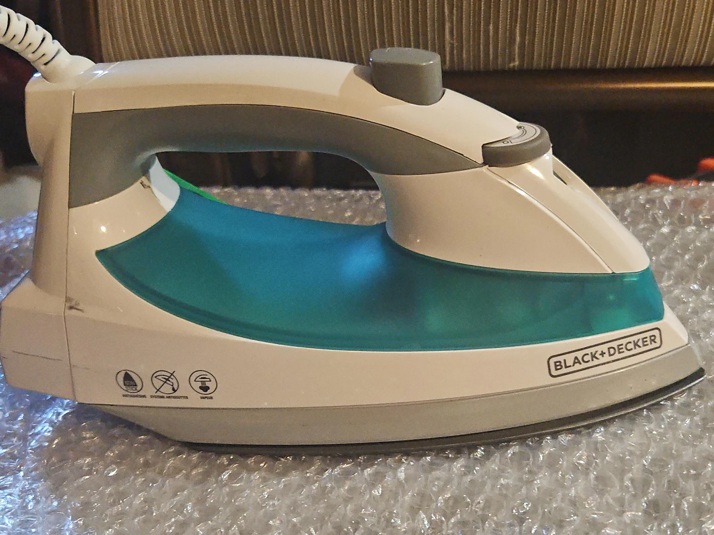 BLACK+DECKER Steam Iron