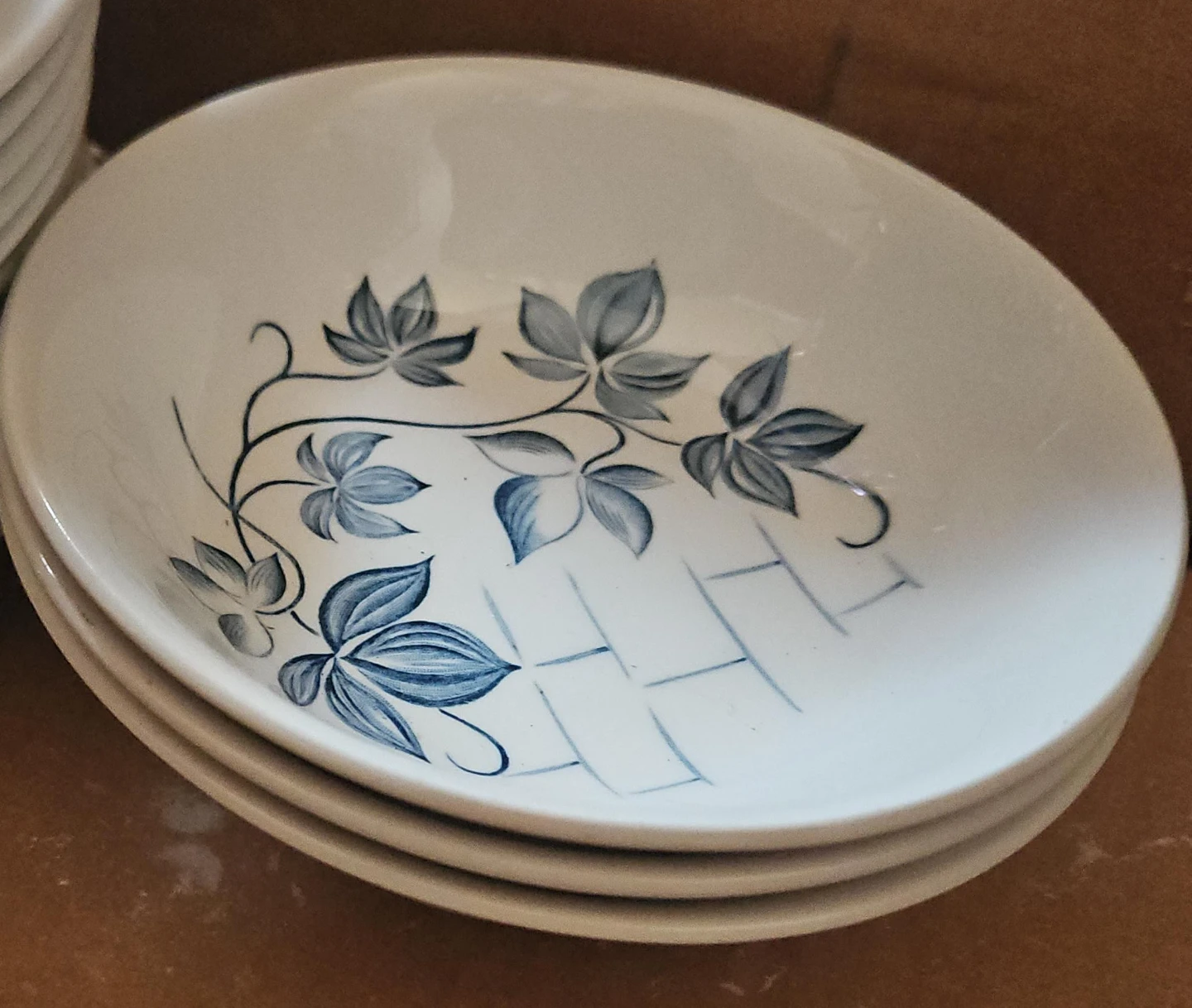 Vintage Blue Leaf Pattern Bowls