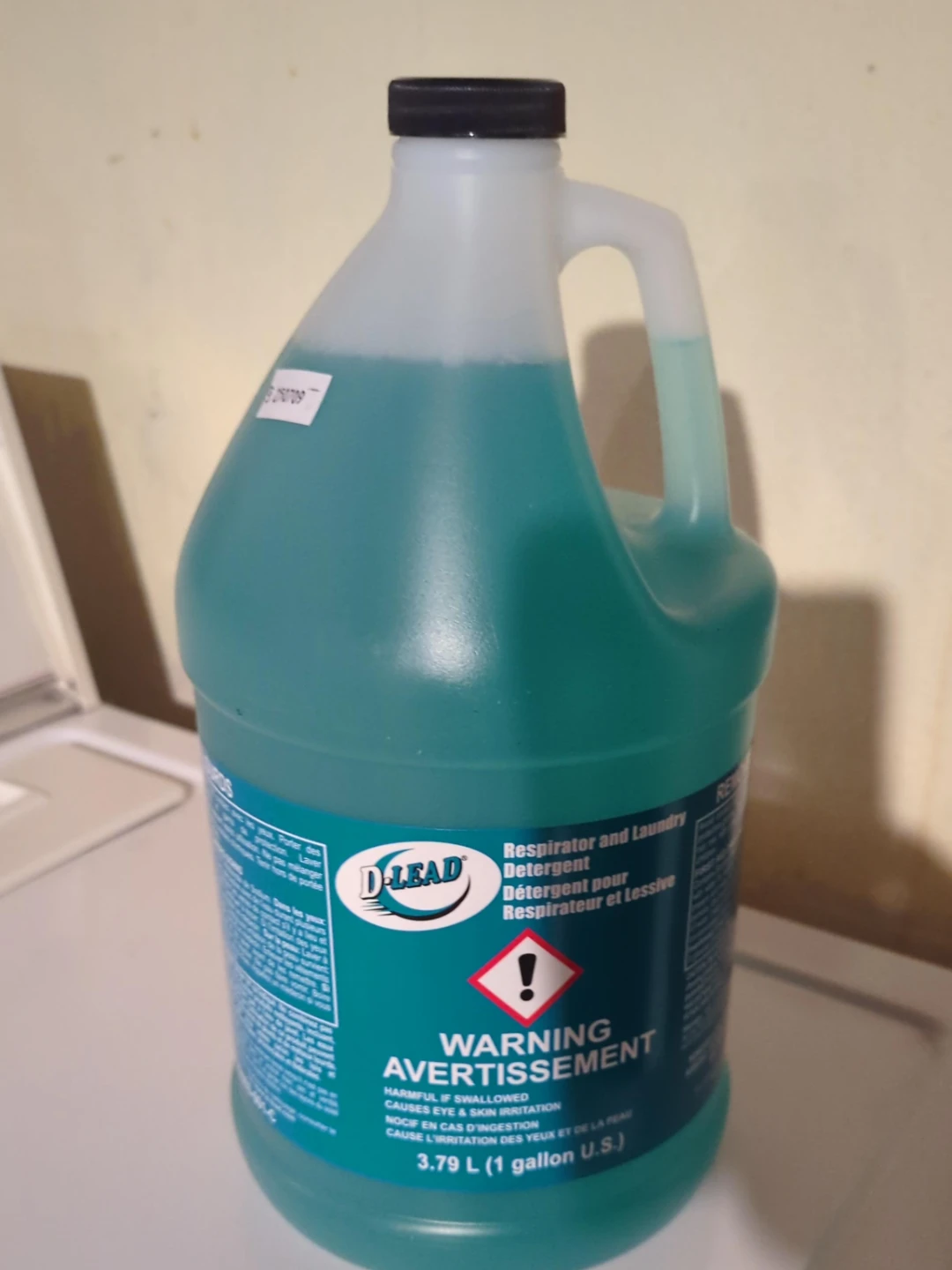 D-LEAD Respirator and Laundry Detergent 3.79 L