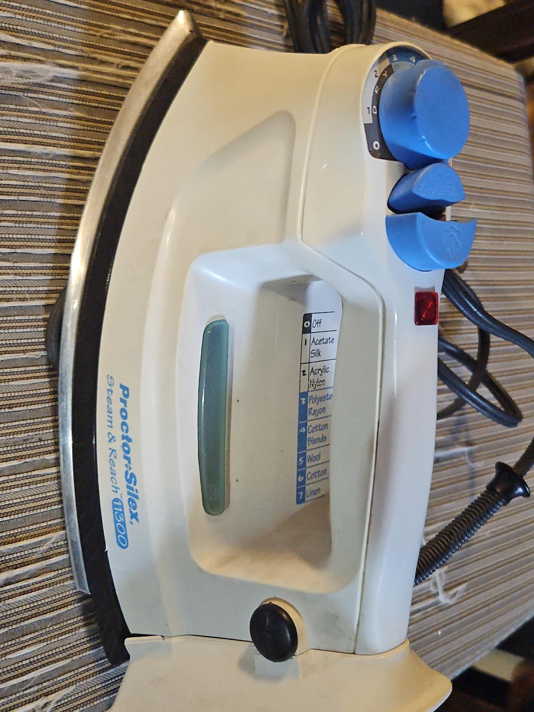 Proctor-Silex Steam & Reach 11300 Iron