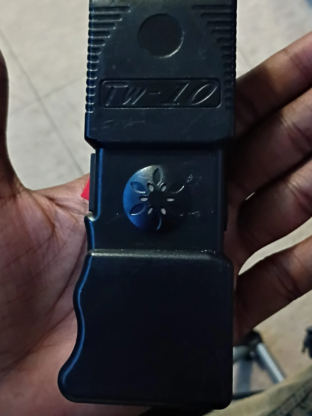 TW-10 Stun Gun - photo 3