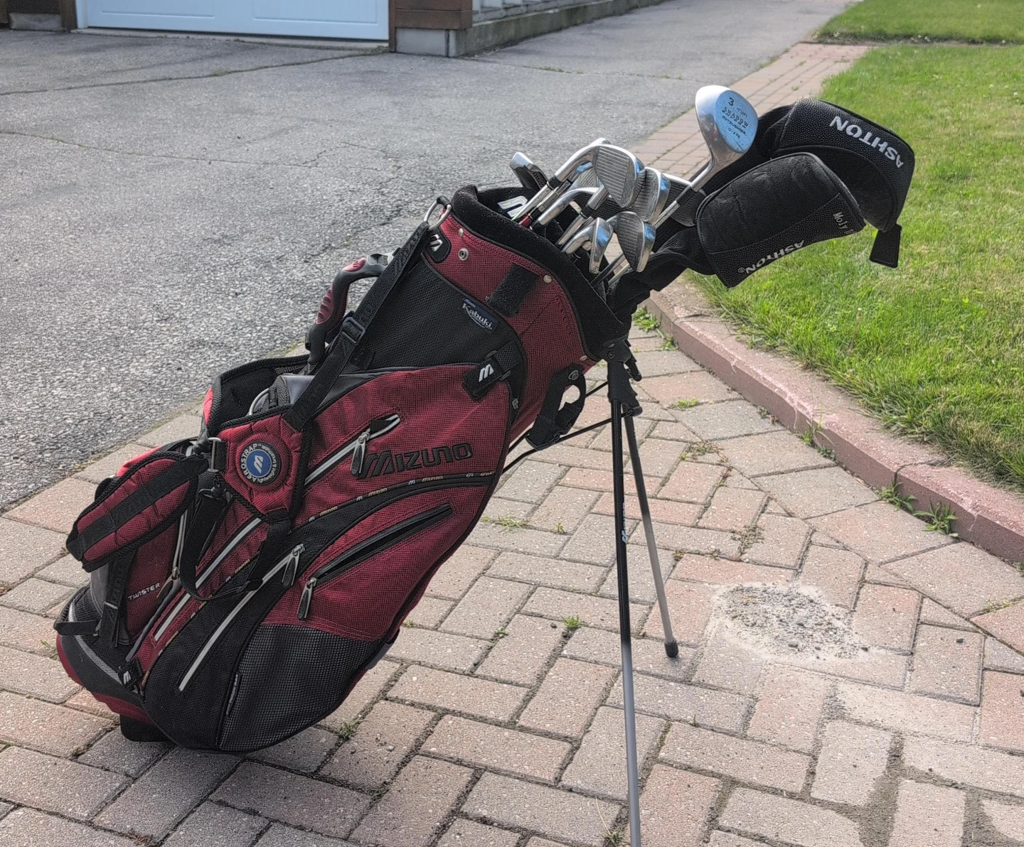 Mizuno Golf Bag with Ashton Club Set