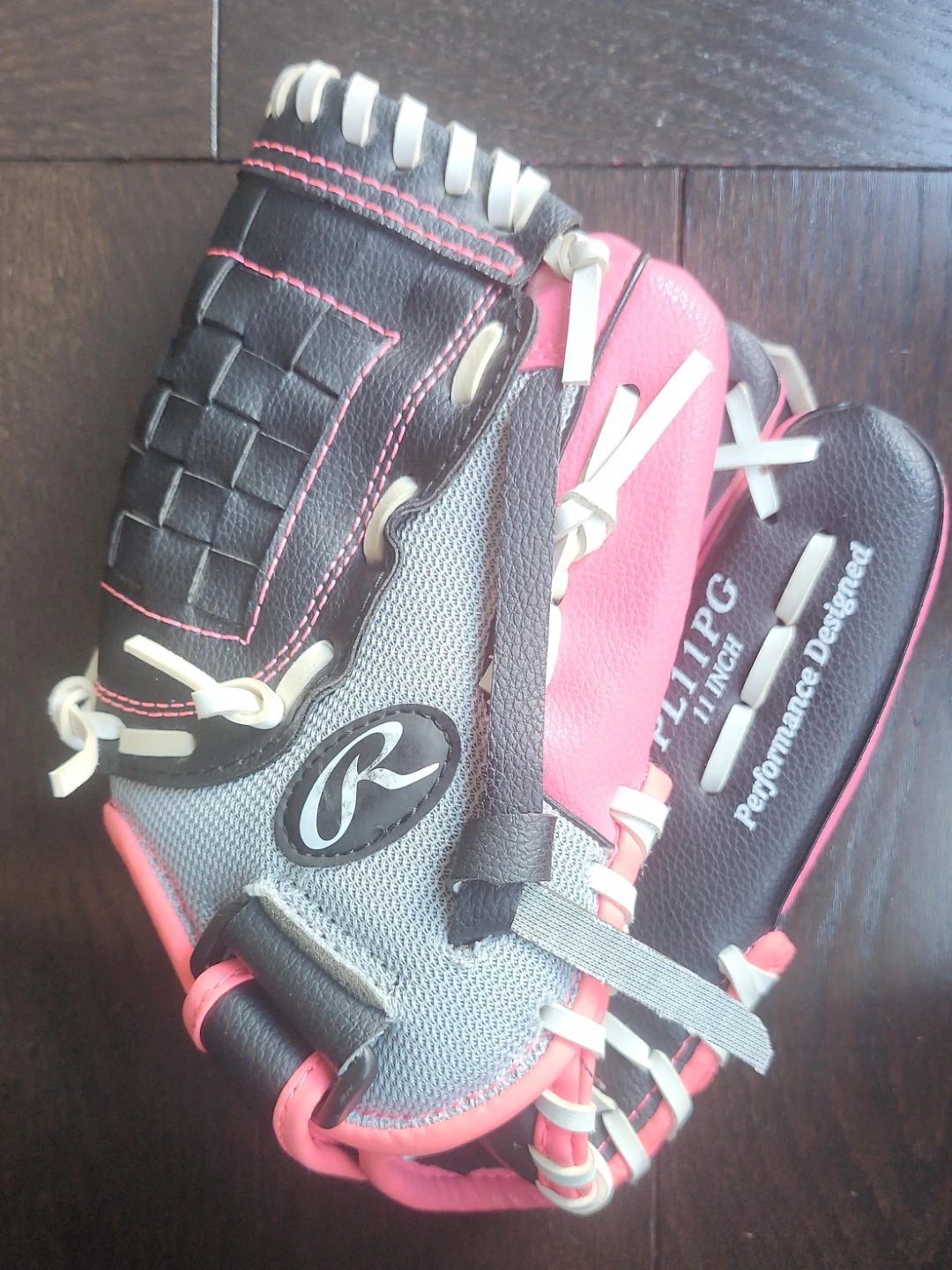 Rawlings Fastpitch Softball Glove 11 Inch
