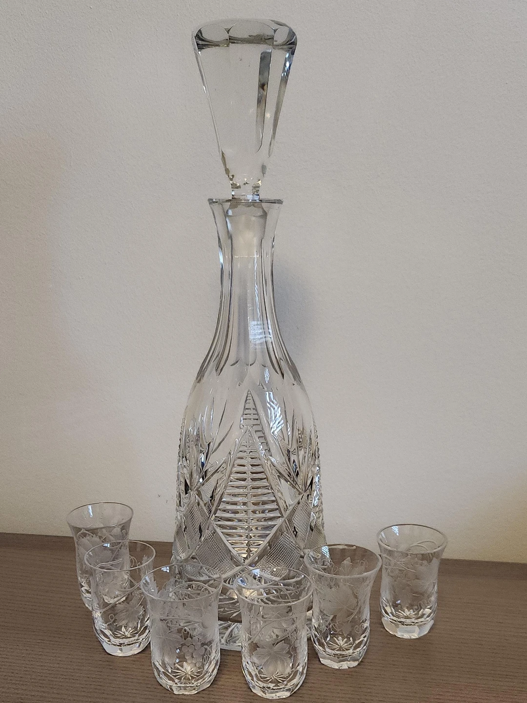 Crystal Decanter and 6 Shot Glasses Set
