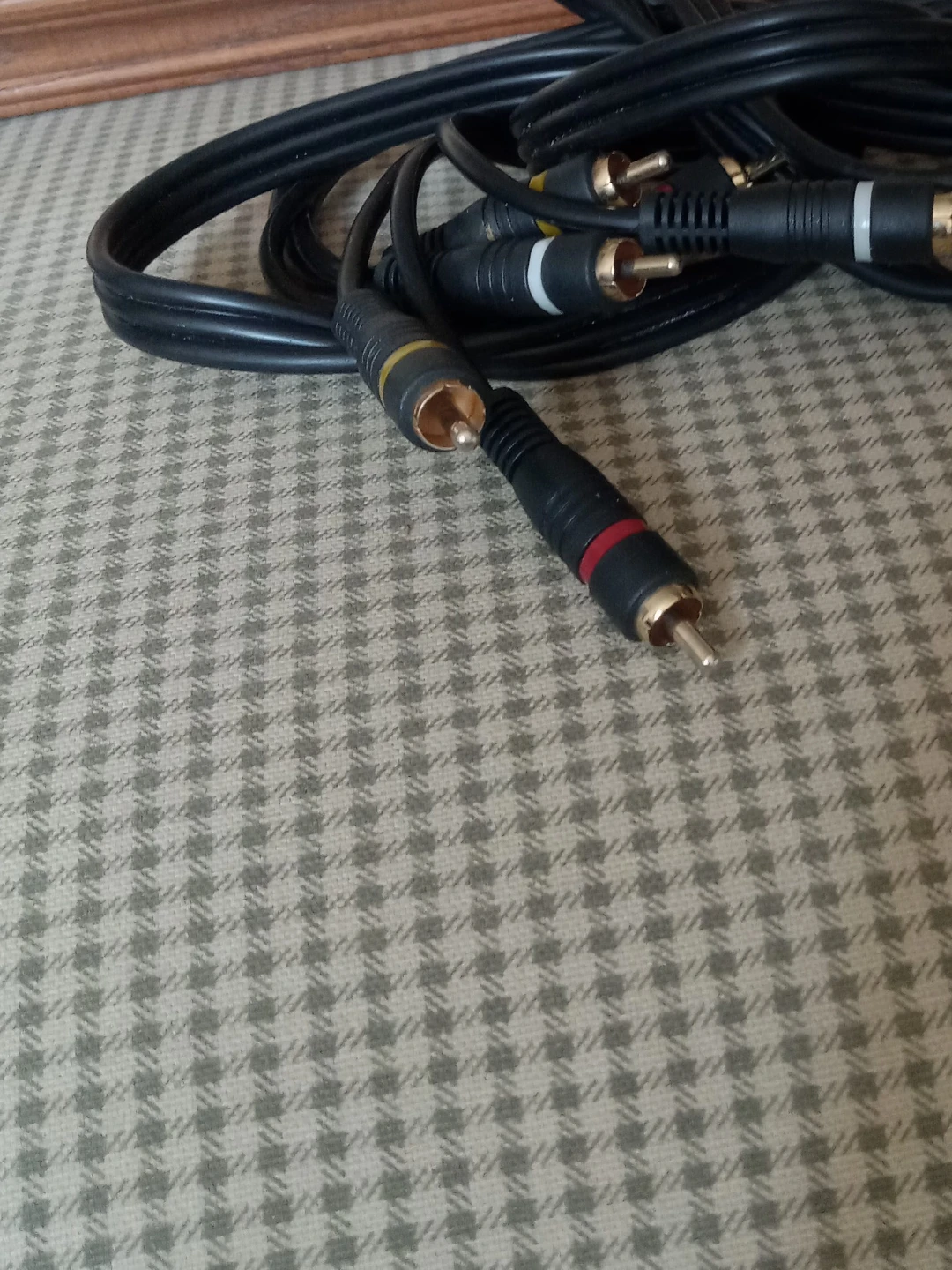 Composite AV Cable