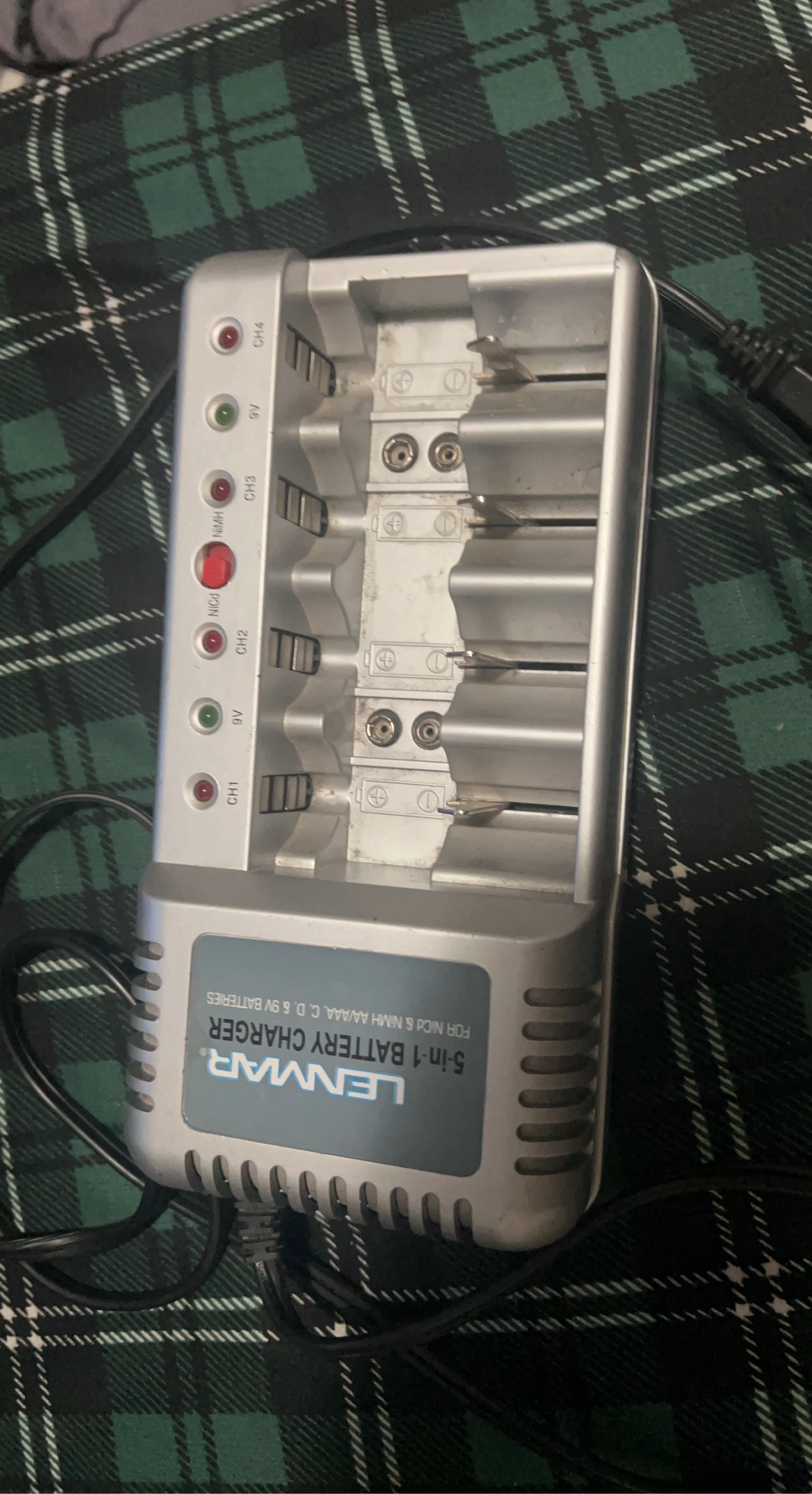 LENMAR 5-in-1 Battery Charger for AA/AAA/C/D/9V NiCd/NiMH