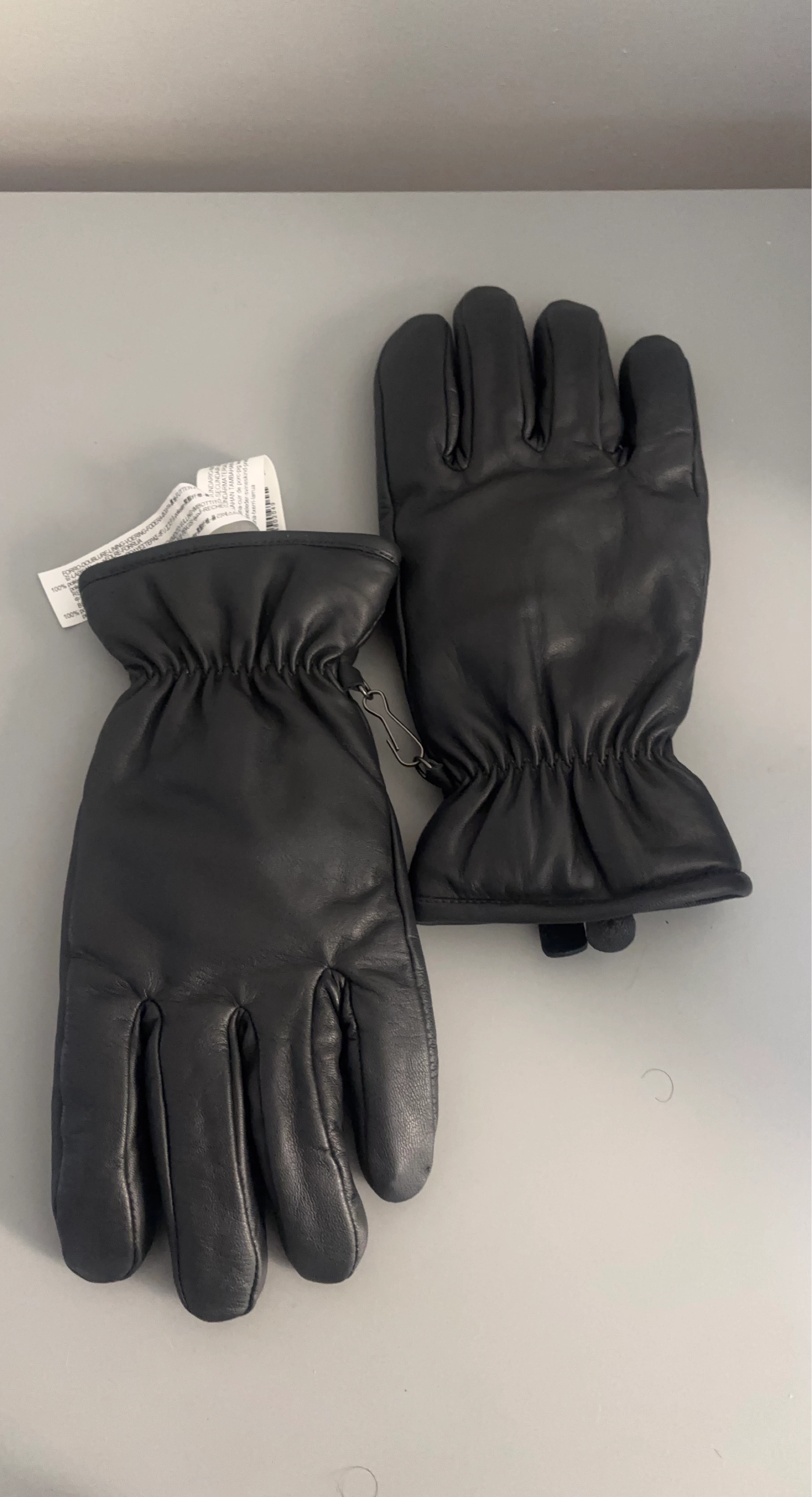 New Zara Black Leather Insulated Gloves