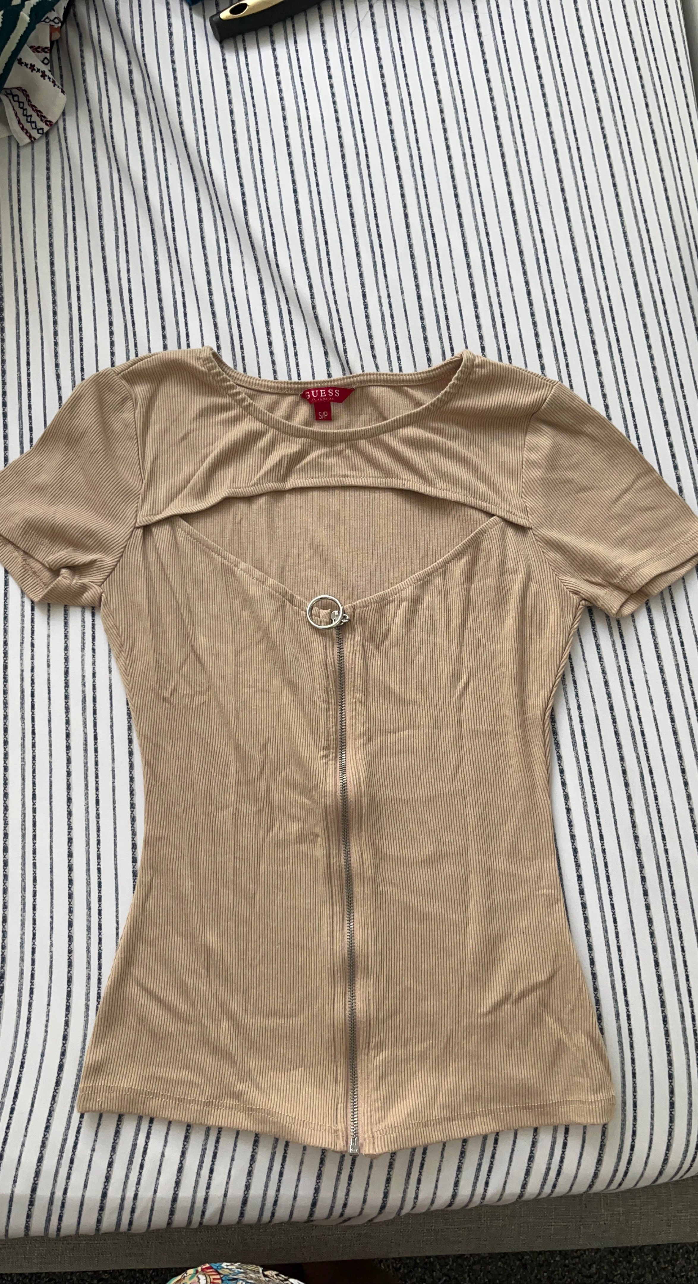 Guess Ribbed Cutout Zip Top
