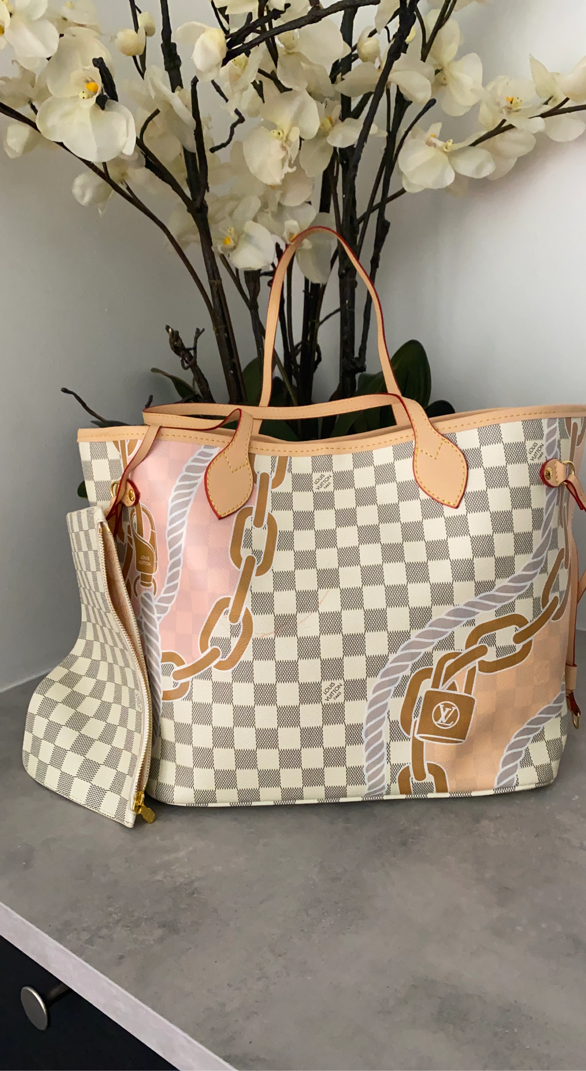 Louis Vuitton Neverfull Tote Bag with Pouch