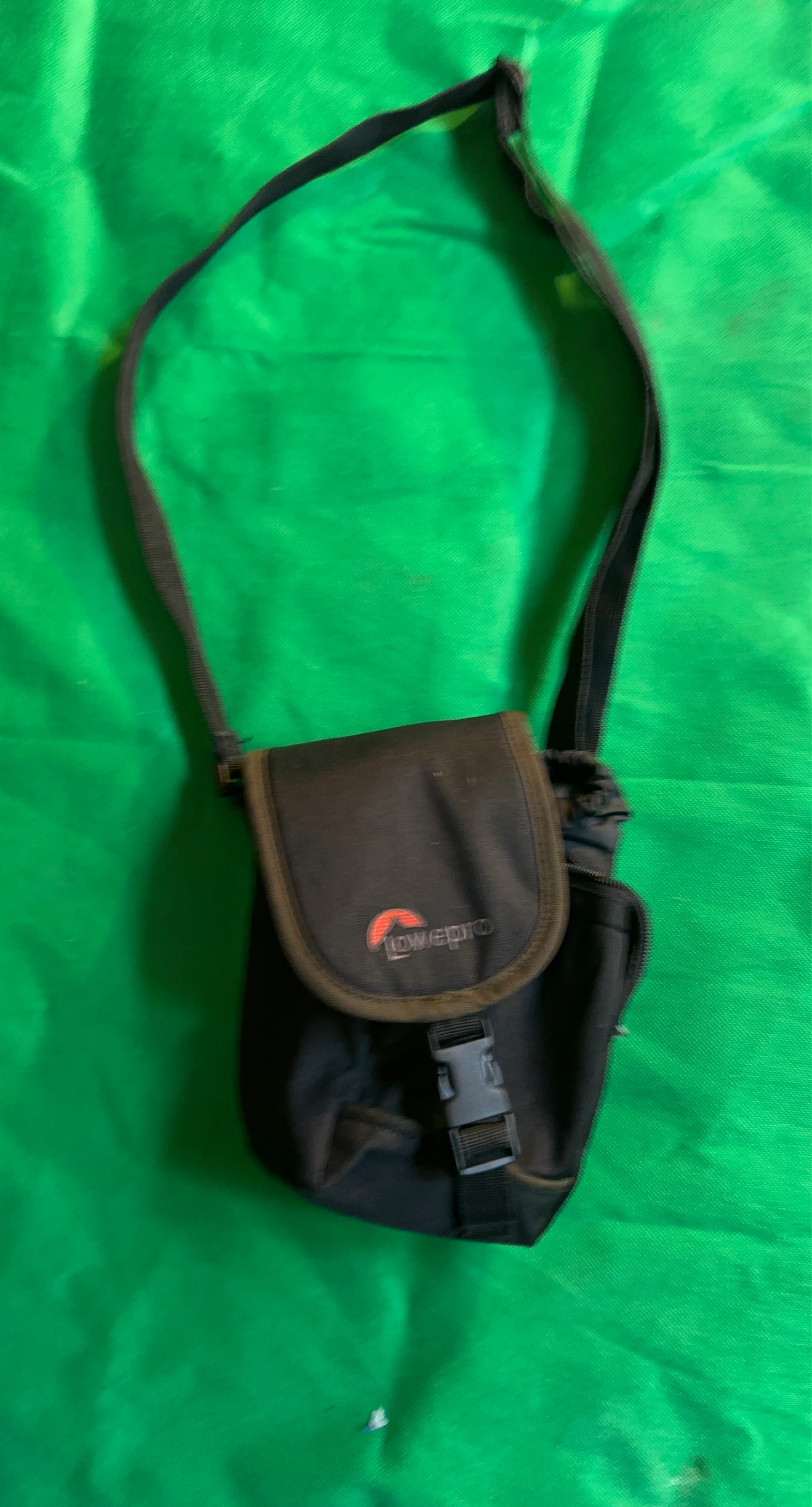 Lowepro camera pouch bag